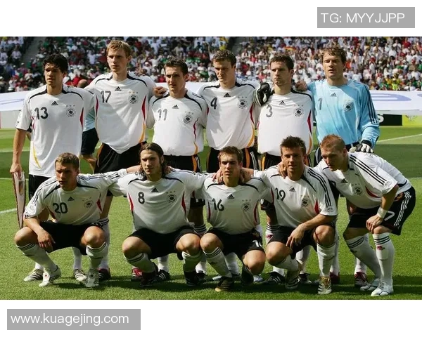 德国足球甲级联赛发展历程与现状分析：从传统强队到新兴势力的崛起